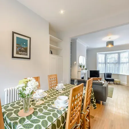 Uk41640 - Cleveland House * Whitby