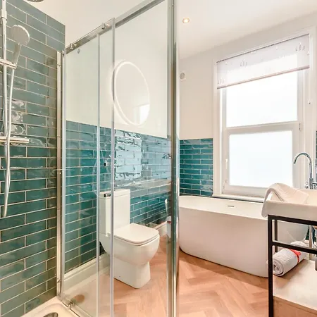 Uk41640 - Cleveland House Whitby