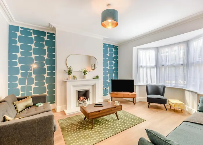 Uk41640 - Cleveland House