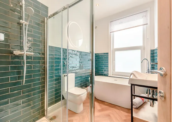 Uk41640 - Cleveland House Whitby